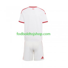 FC Köln Børn Hjemme Fodboldsæt 2026-27 S/S (+ Korte bukser)